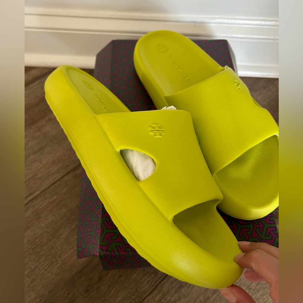NIB TORY BURCH EVA SHOWER SLIDES IN LIME SZ 9